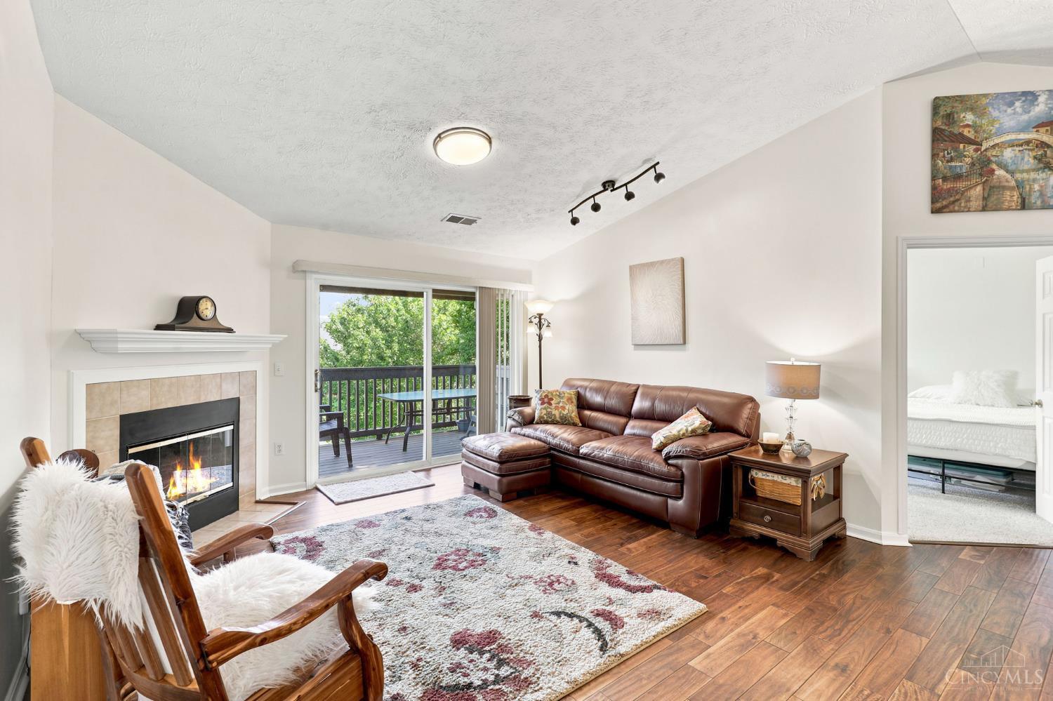 8512 Breezewood Court