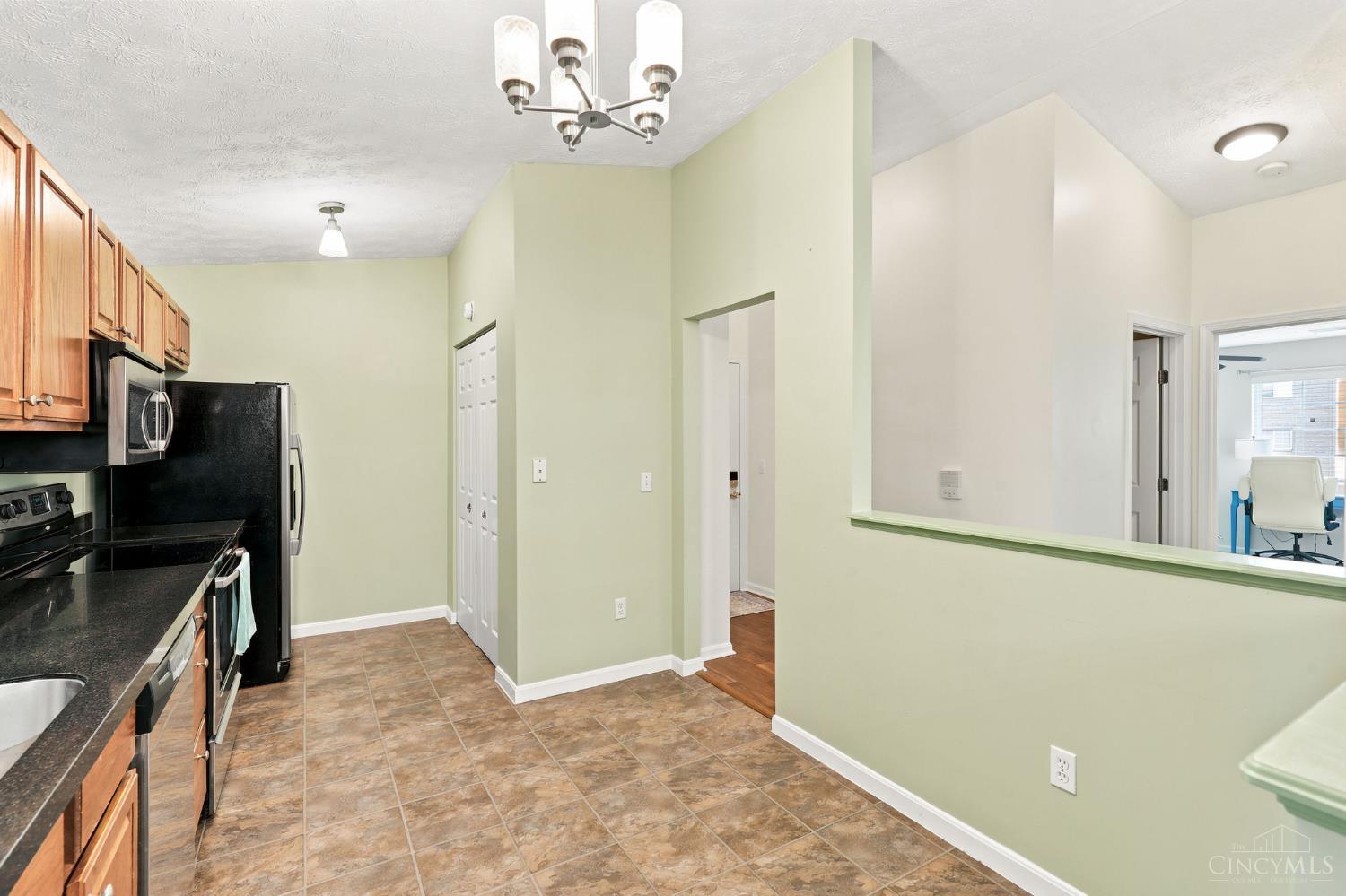 8512 Breezewood Court