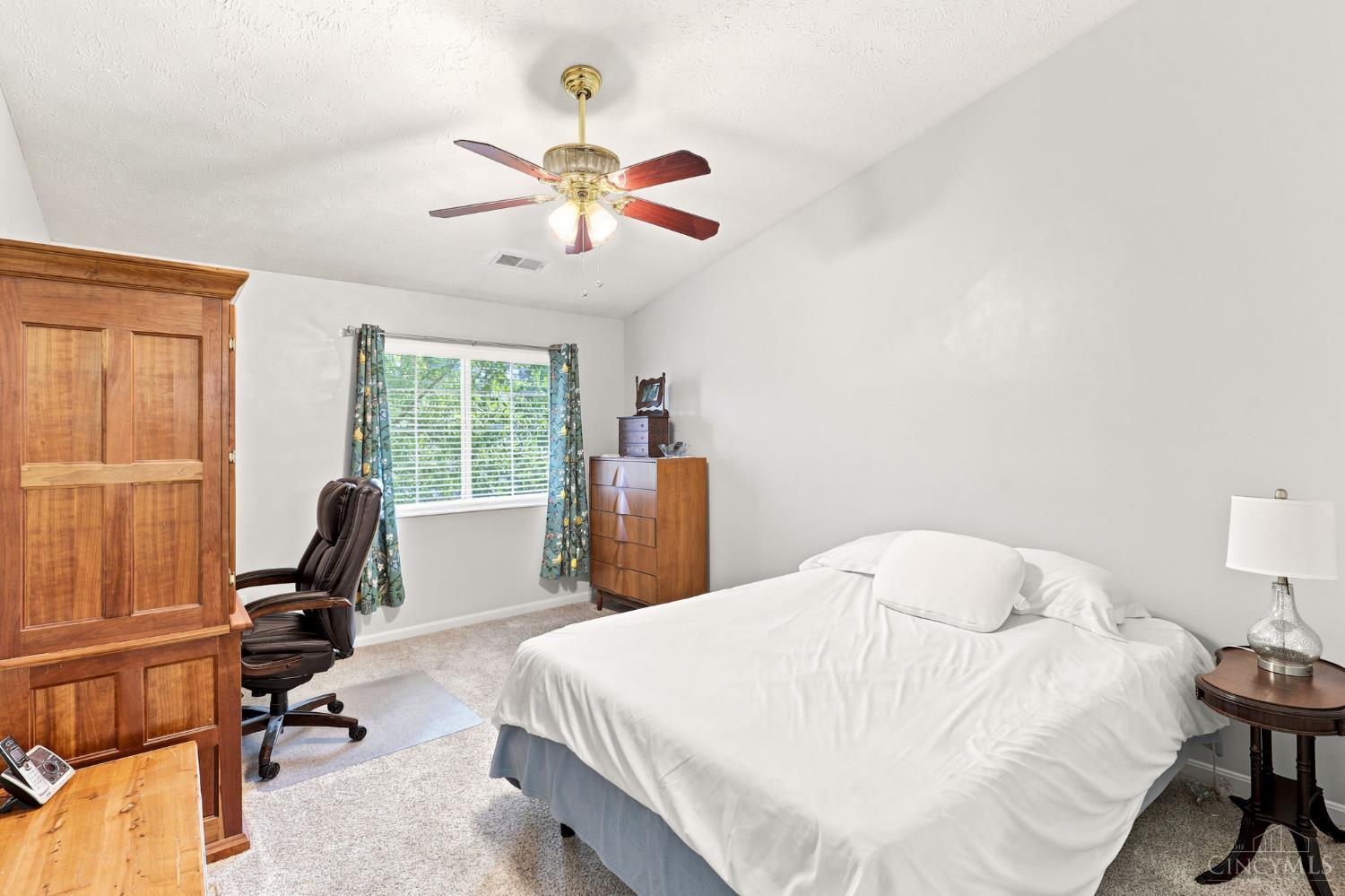 8512 Breezewood Court