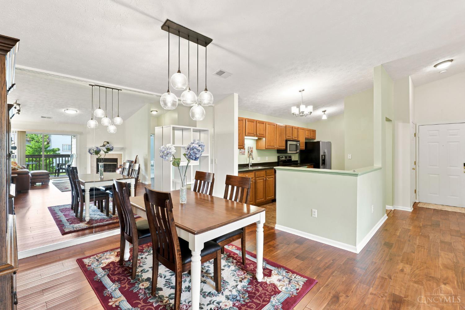 8512 Breezewood Court