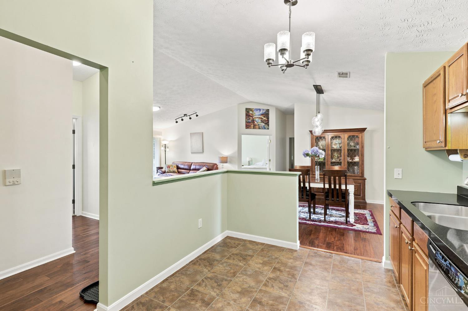 8512 Breezewood Court