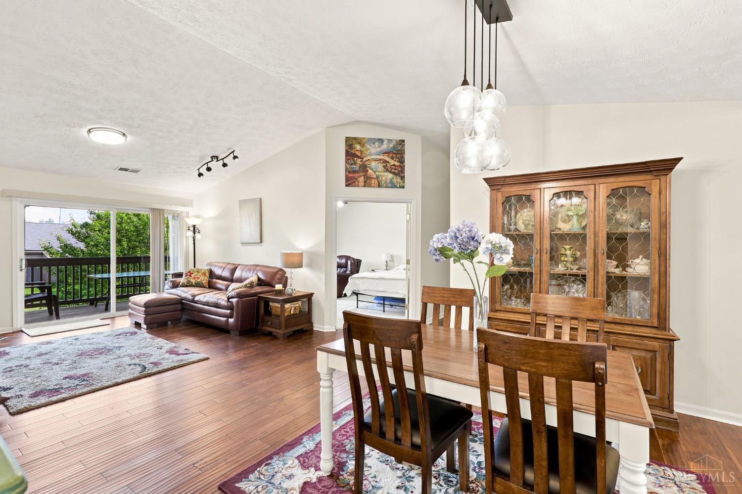 8512 Breezewood Court