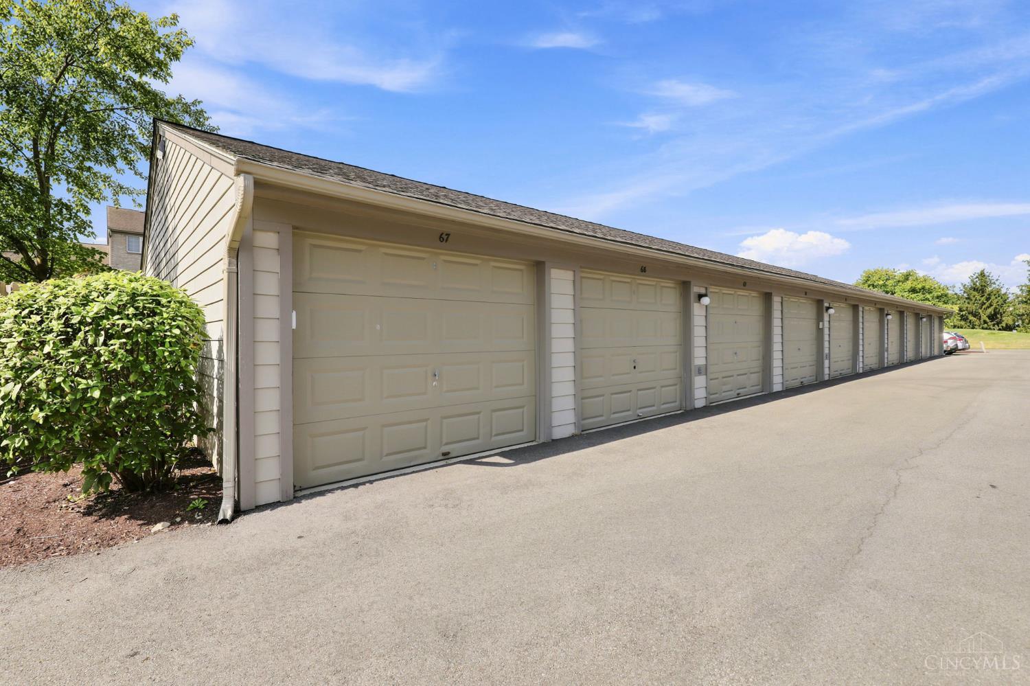 8512 Breezewood Court