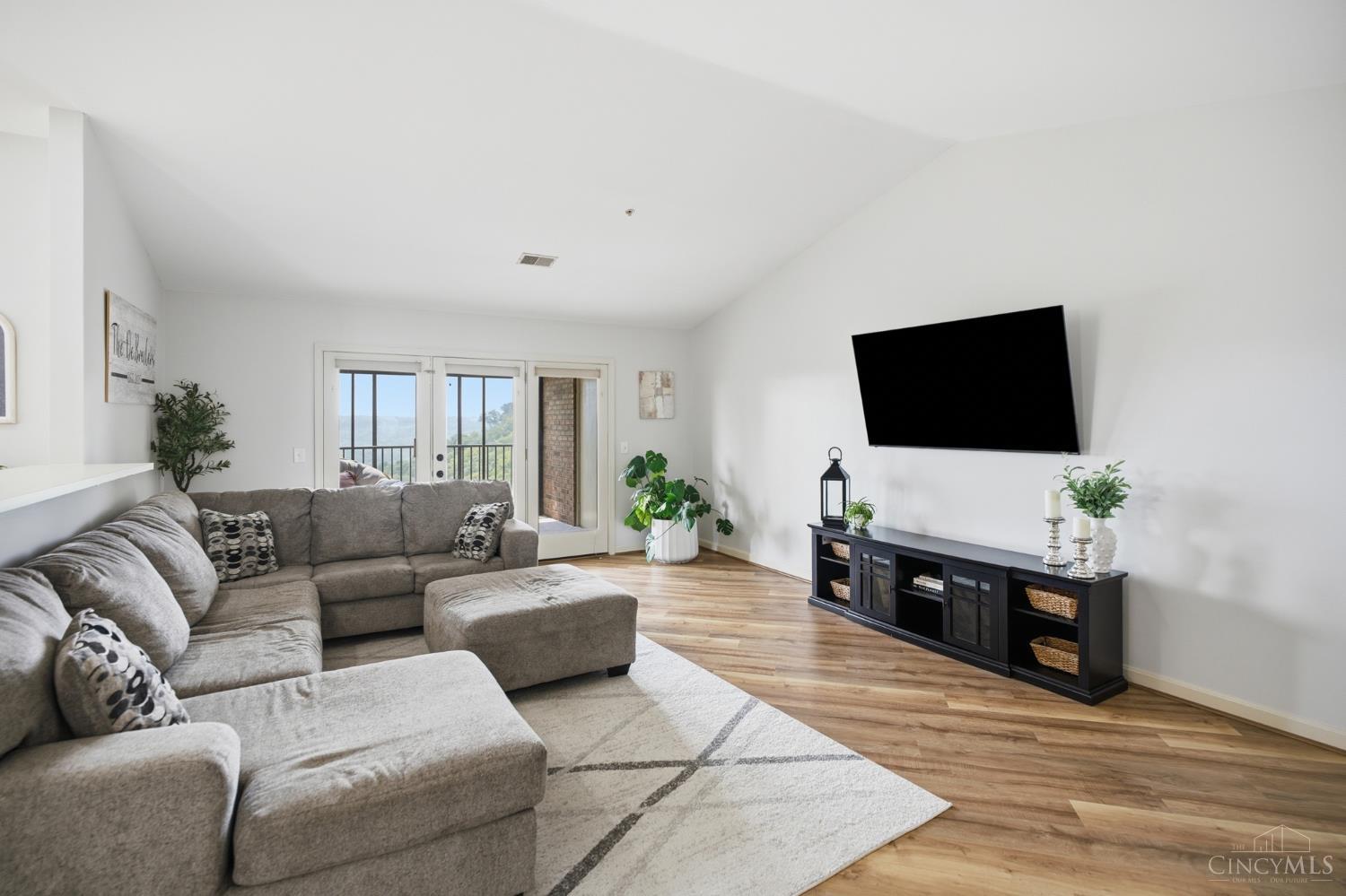 140 Palisades Point Unit: 5