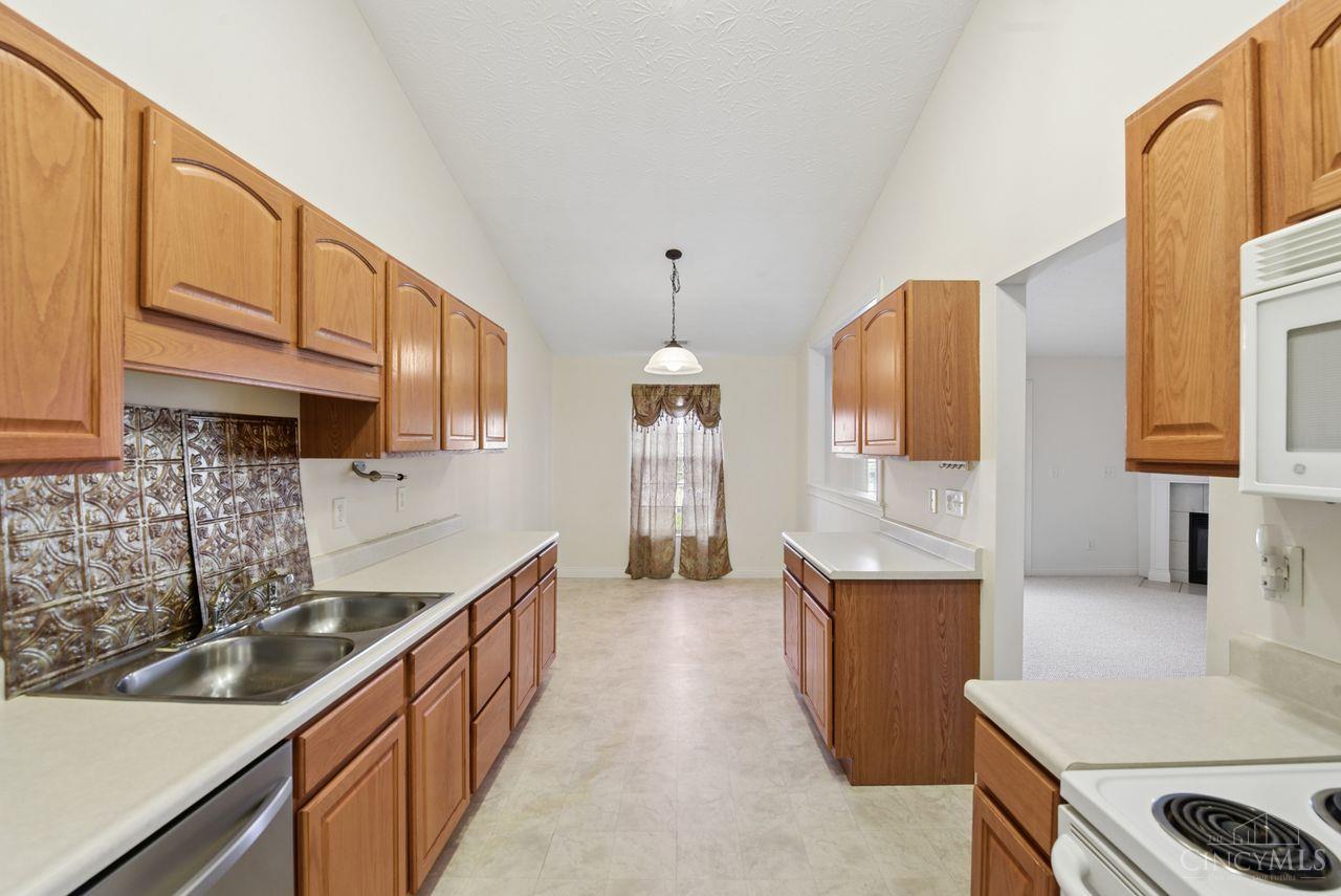 8021 Pinnacle Point Drive Unit: 204