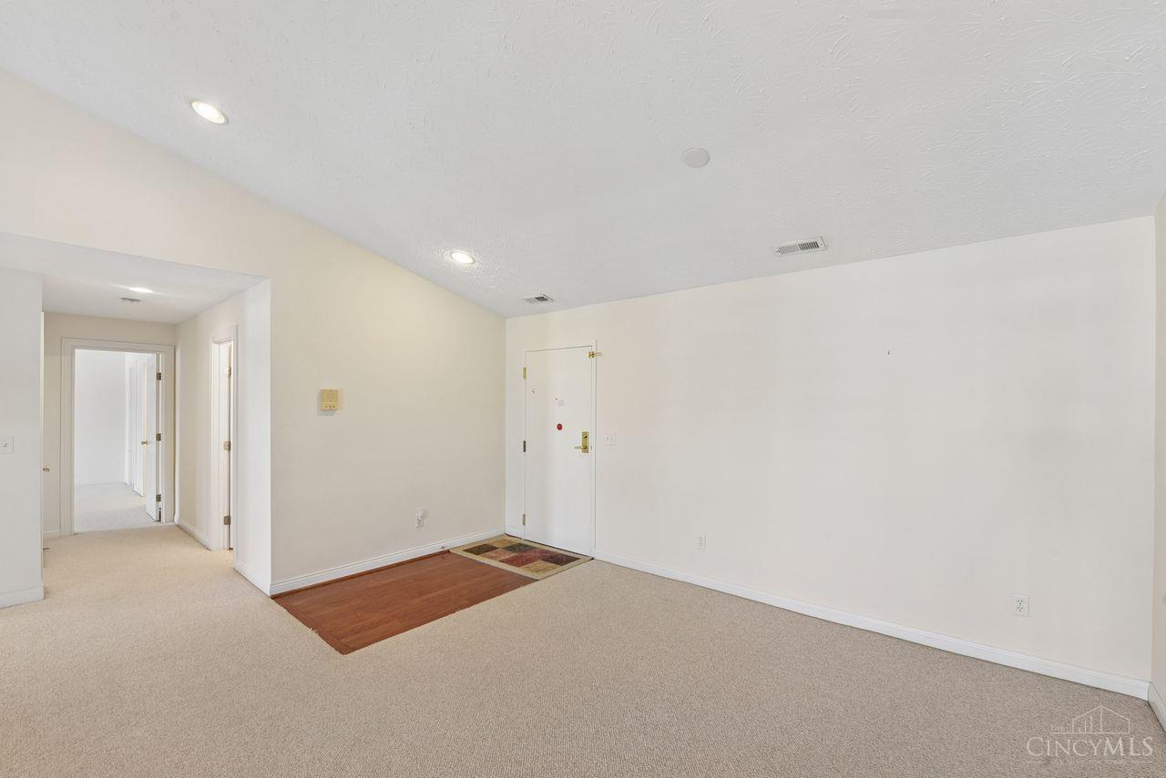 8021 Pinnacle Point Drive Unit: 204