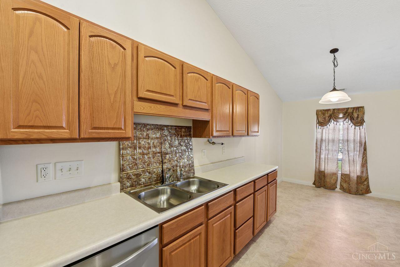8021 Pinnacle Point Drive Unit: 204