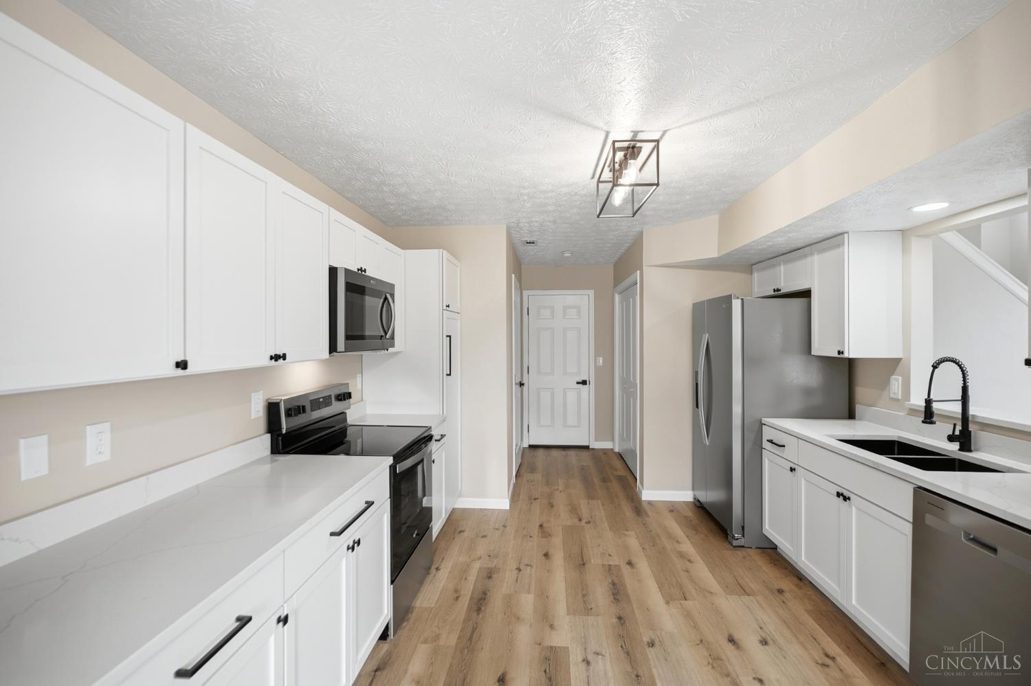 944 Fox Croft Place