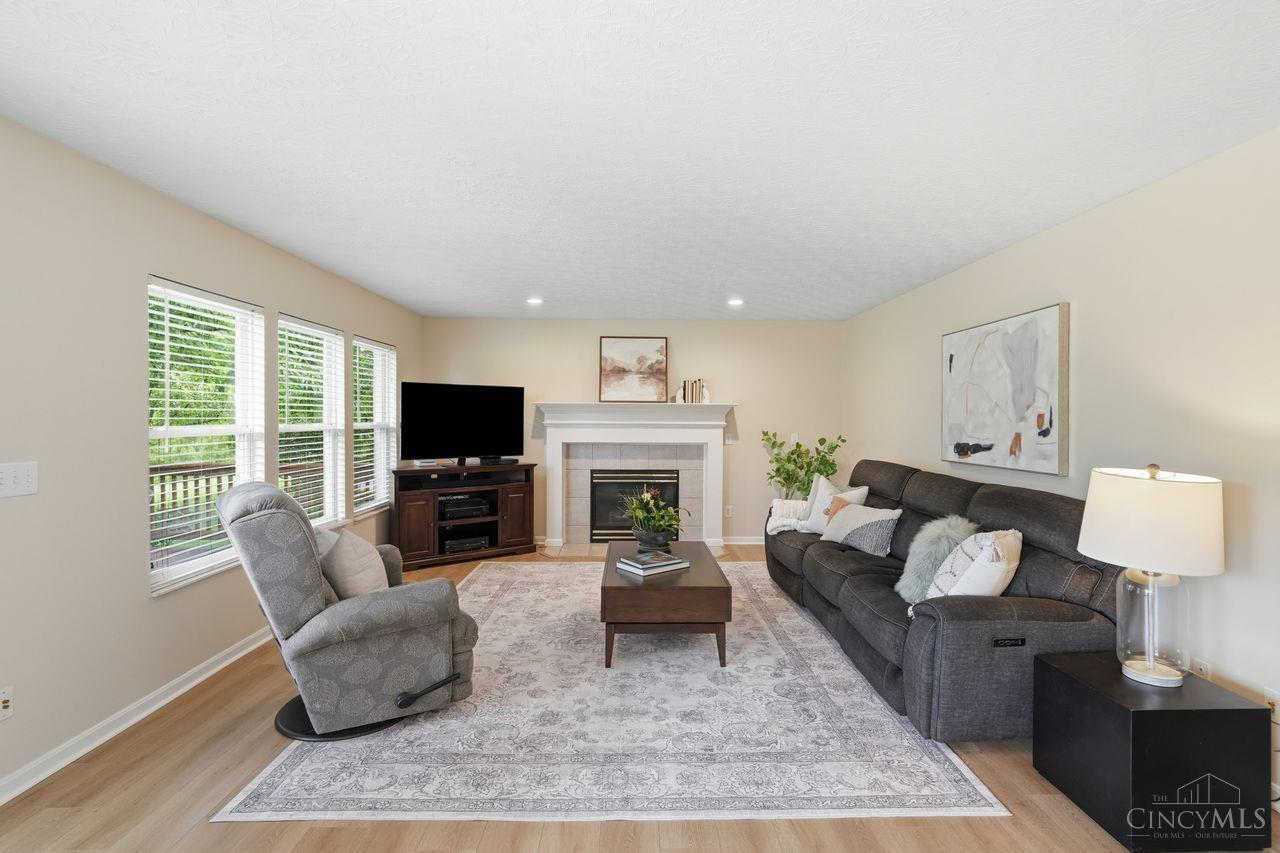 5641 Glen Oak