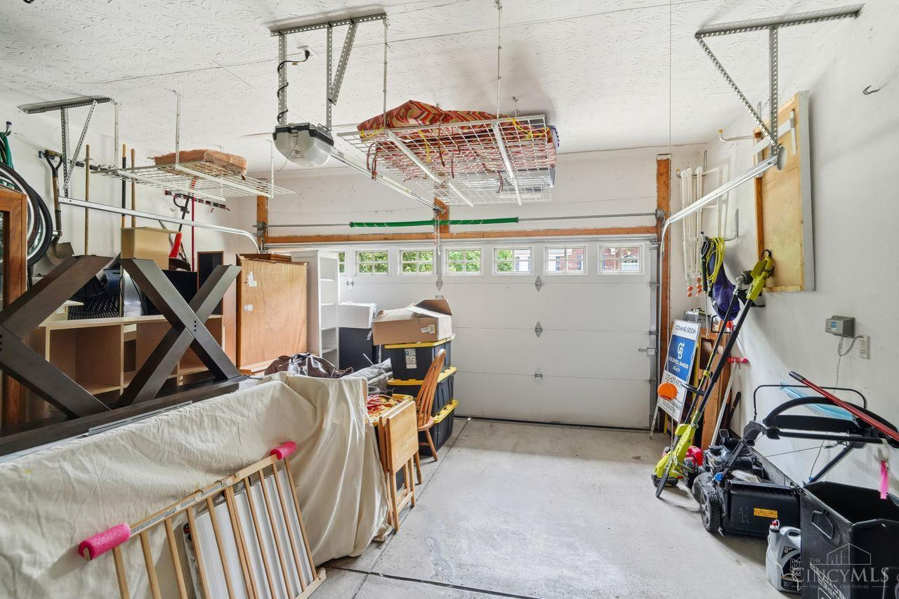 5641 Glen Oak