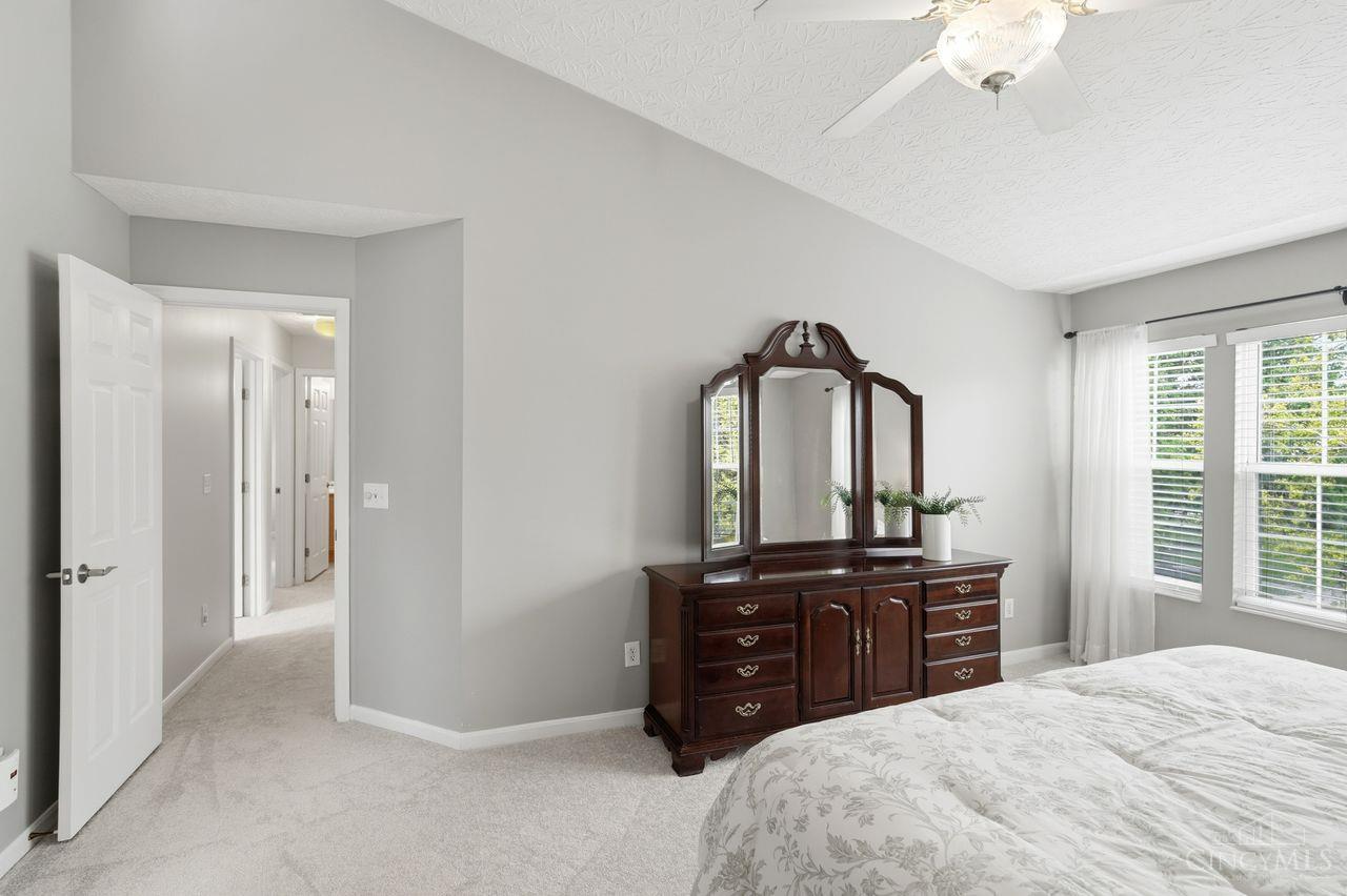 5641 Glen Oak
