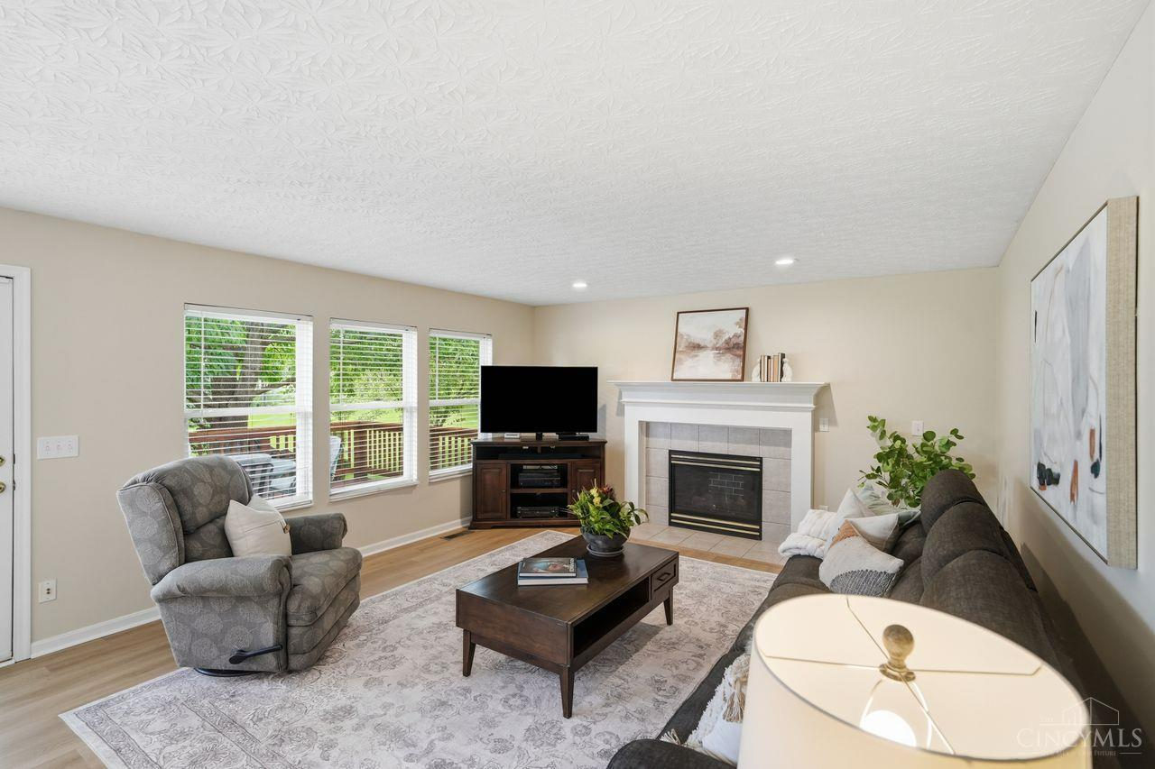 5641 Glen Oak