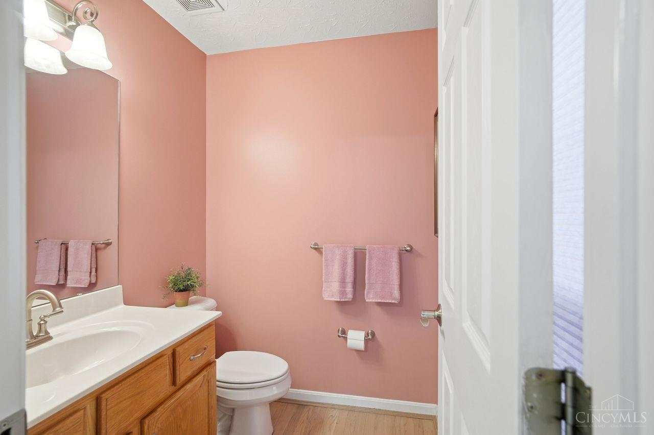 5641 Glen Oak