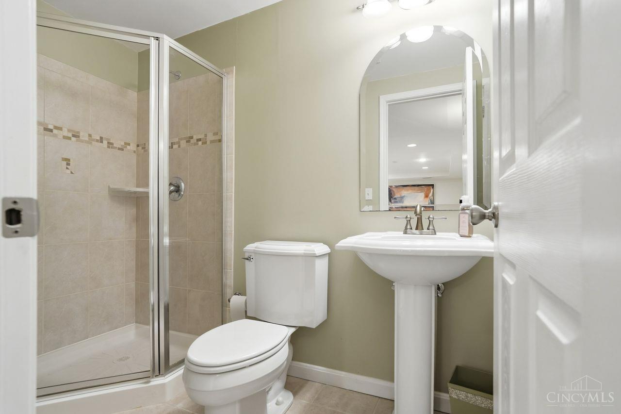 5641 Glen Oak