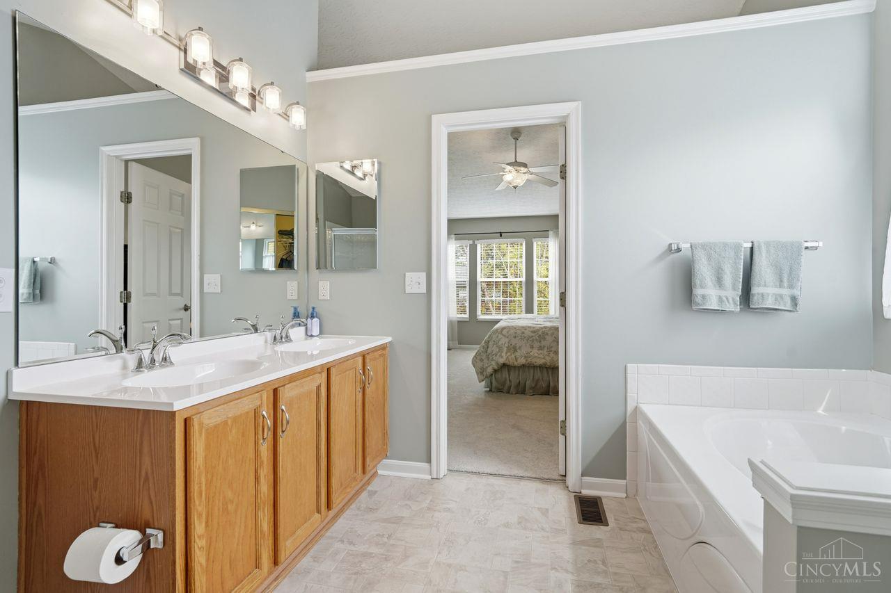 5641 Glen Oak