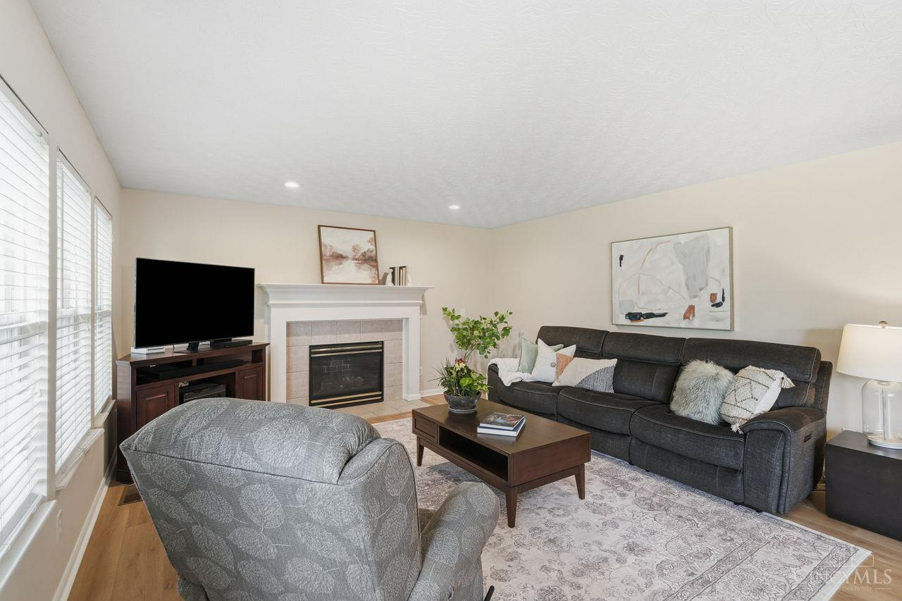 5641 Glen Oak