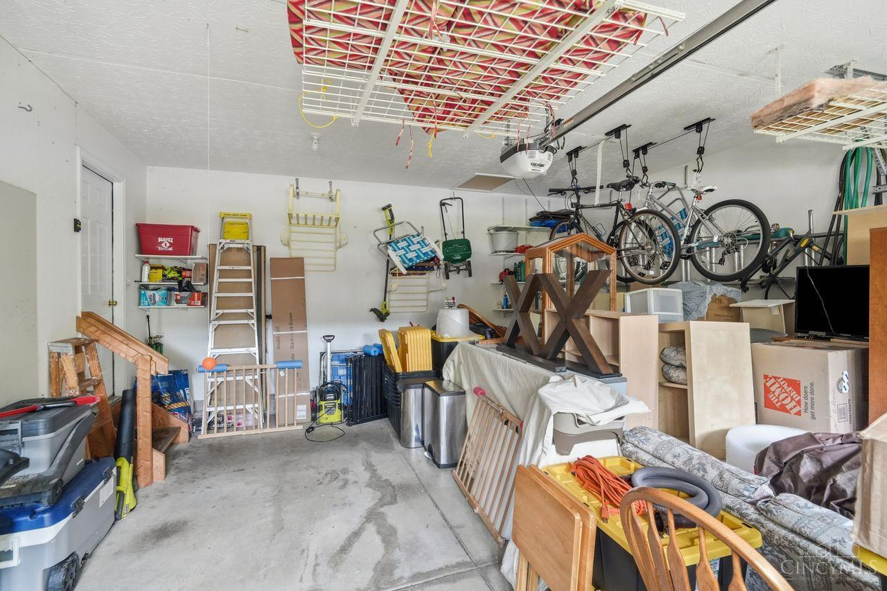 5641 Glen Oak