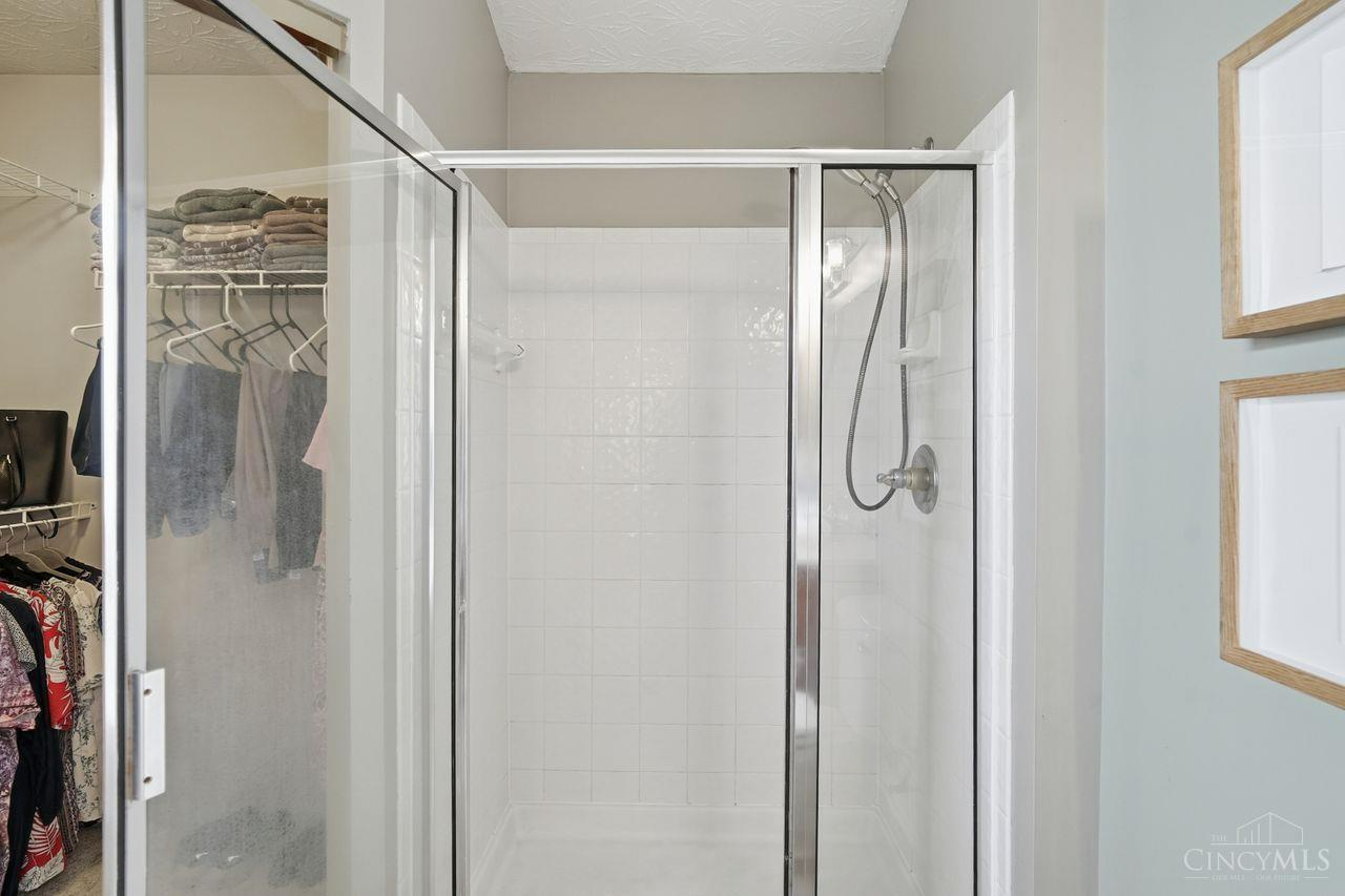 5641 Glen Oak