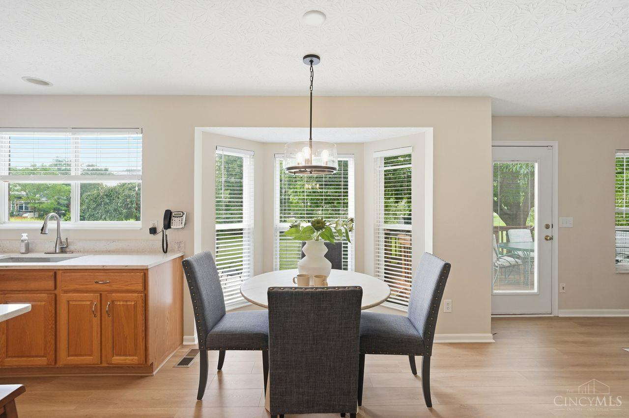 5641 Glen Oak