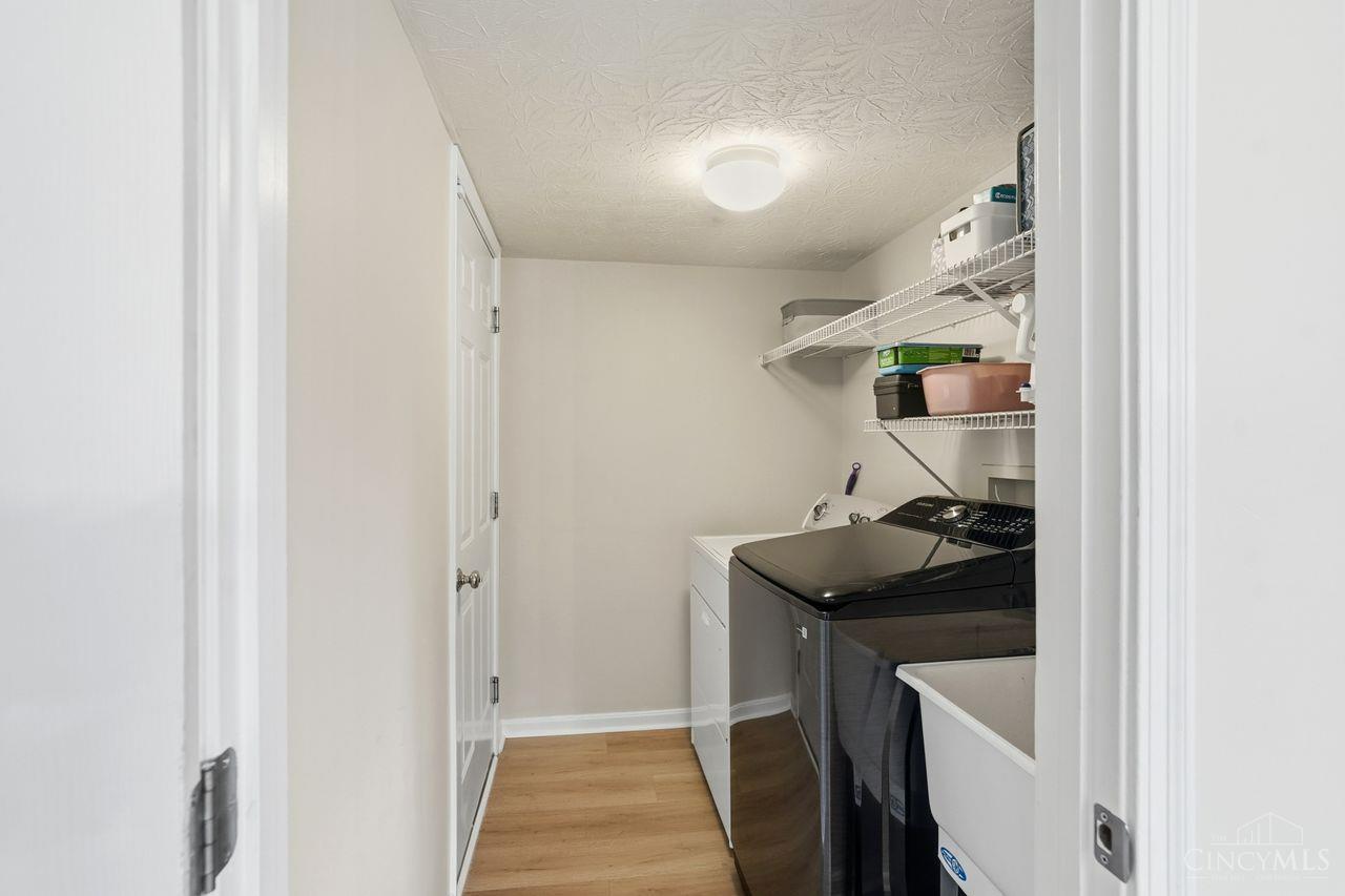 5641 Glen Oak