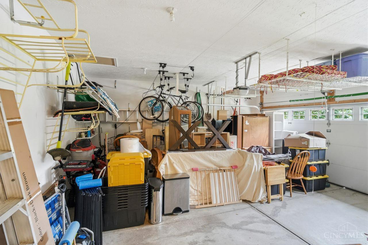 5641 Glen Oak