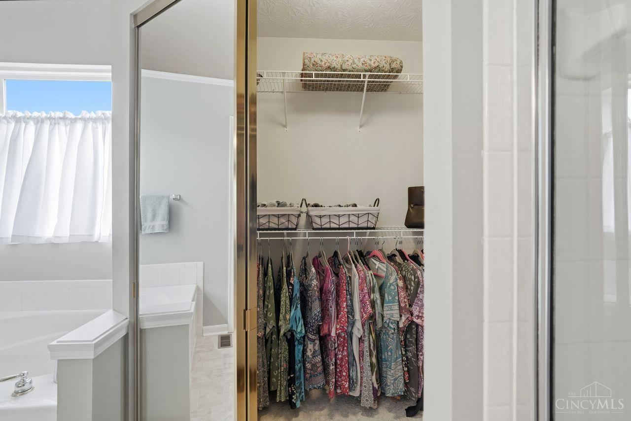 5641 Glen Oak