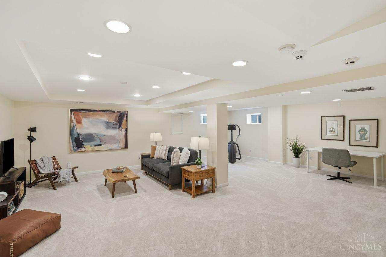 5641 Glen Oak