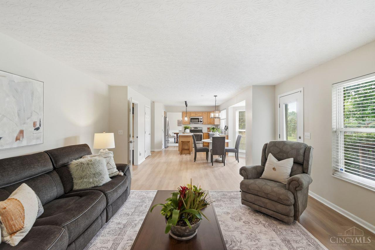 5641 Glen Oak