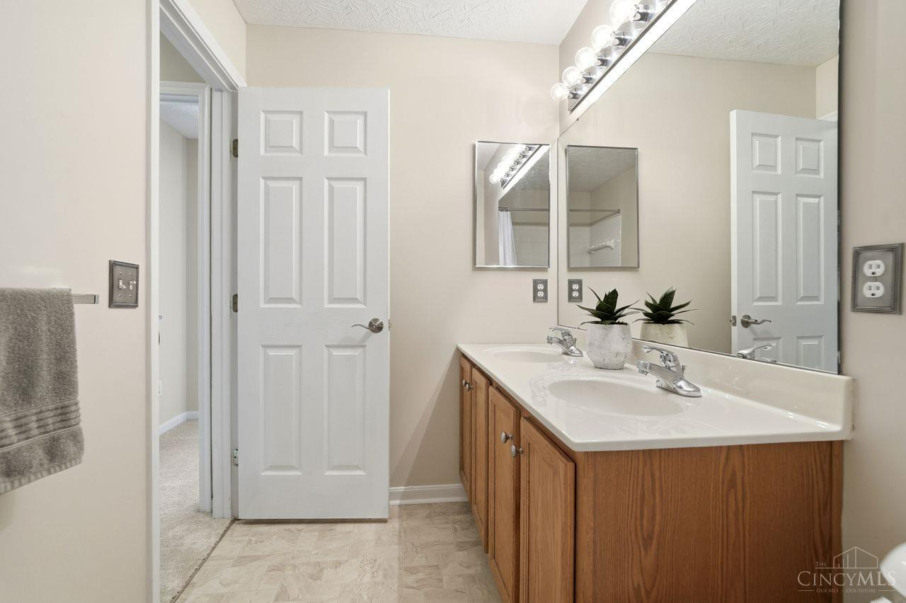 5641 Glen Oak