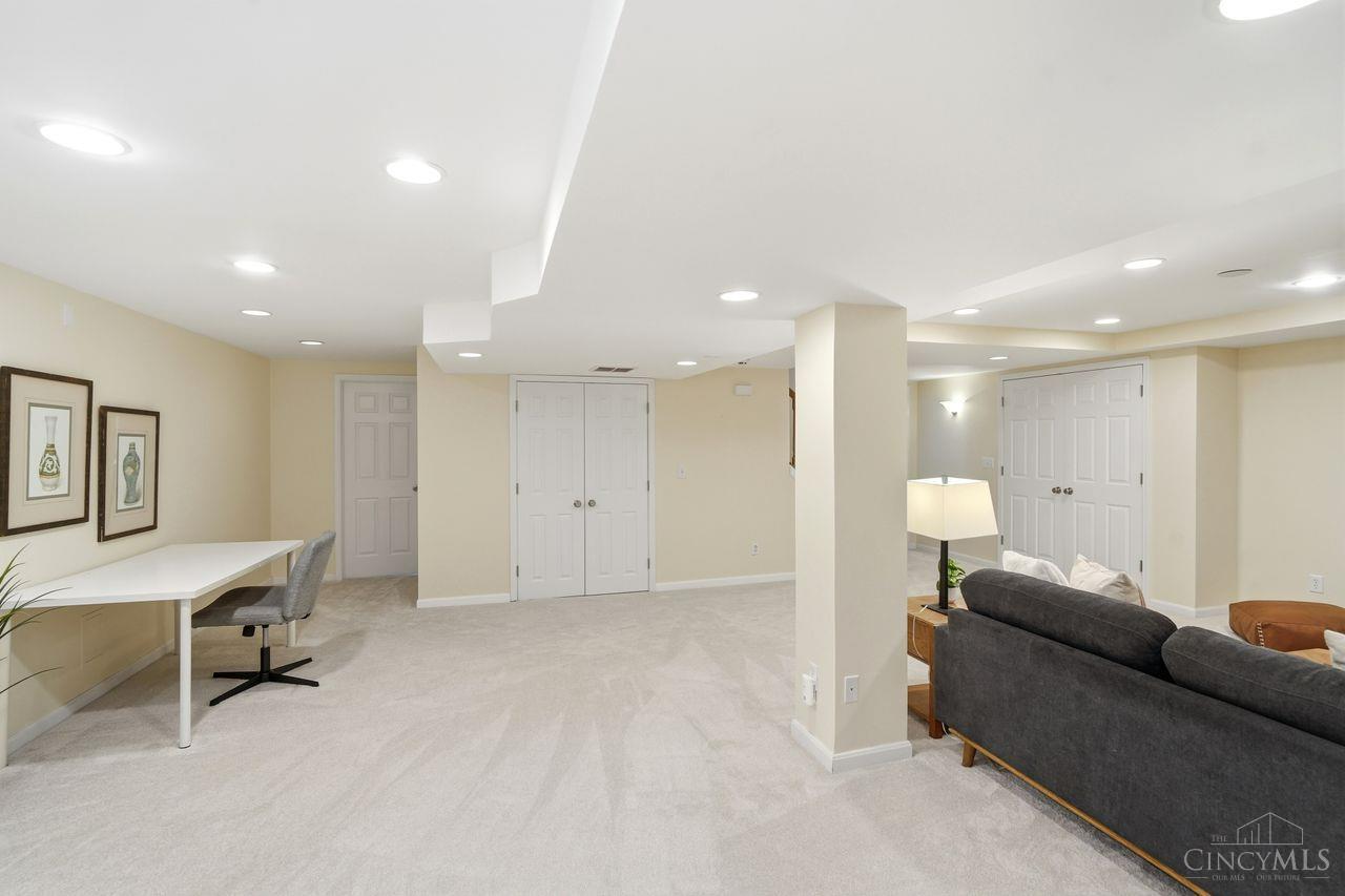 5641 Glen Oak
