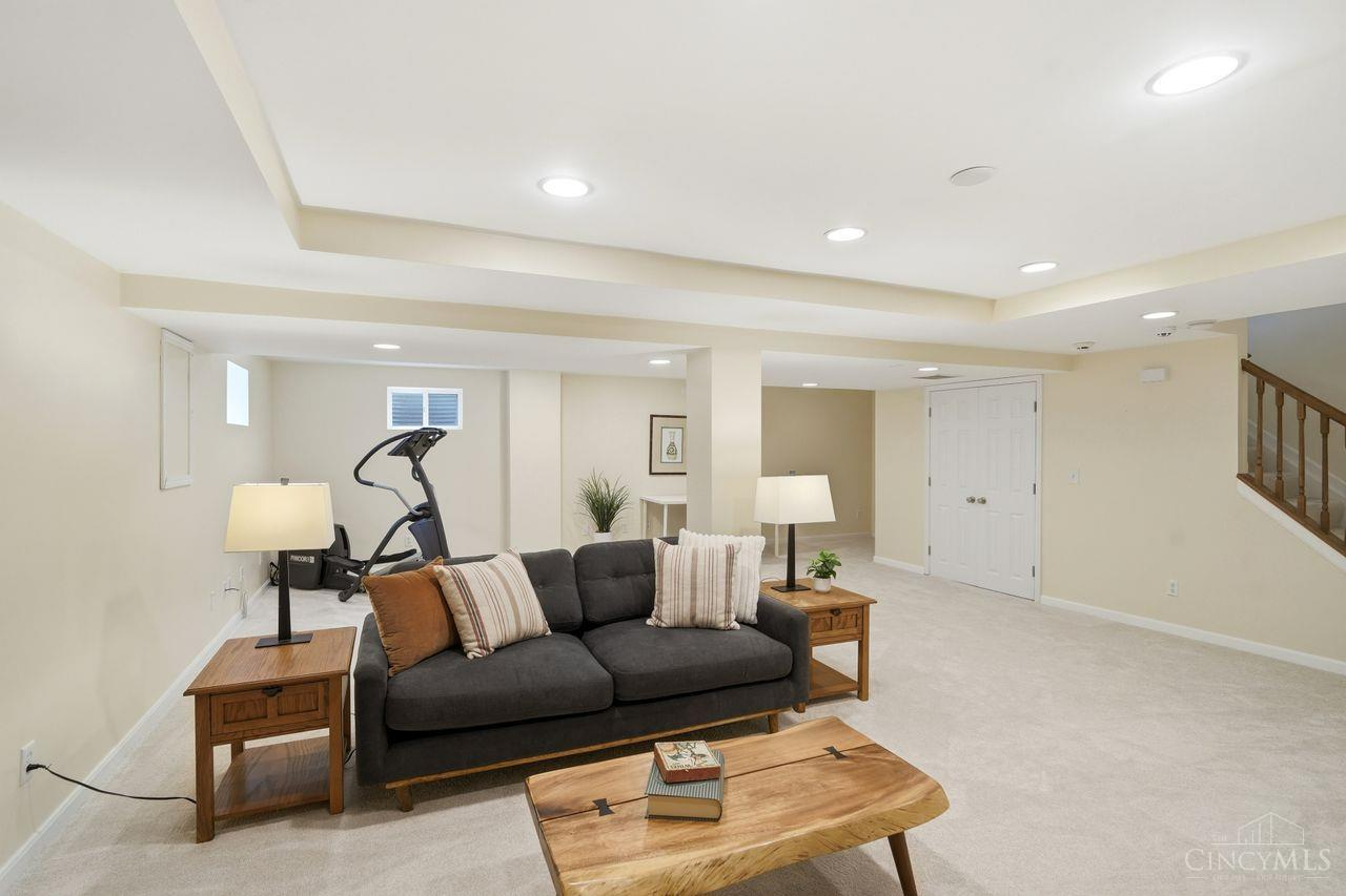 5641 Glen Oak