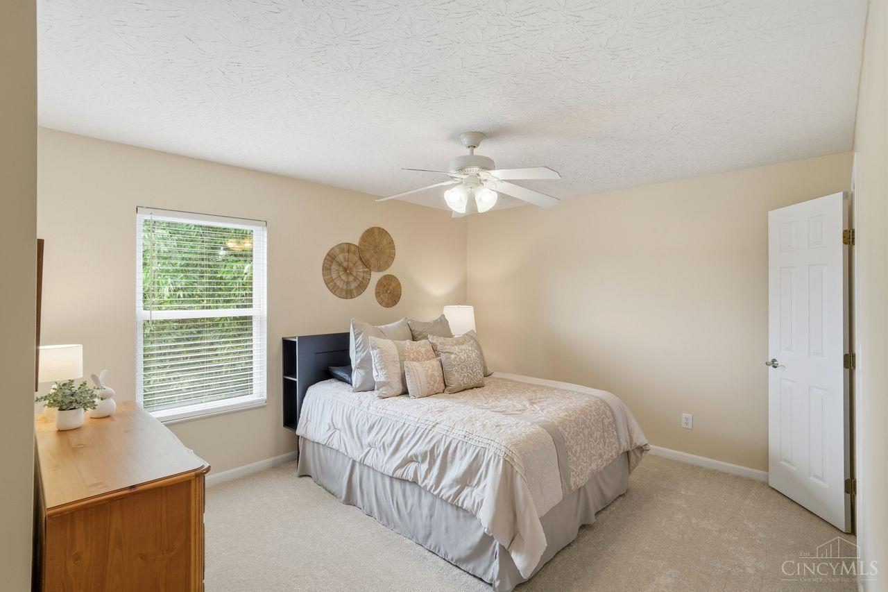 5641 Glen Oak