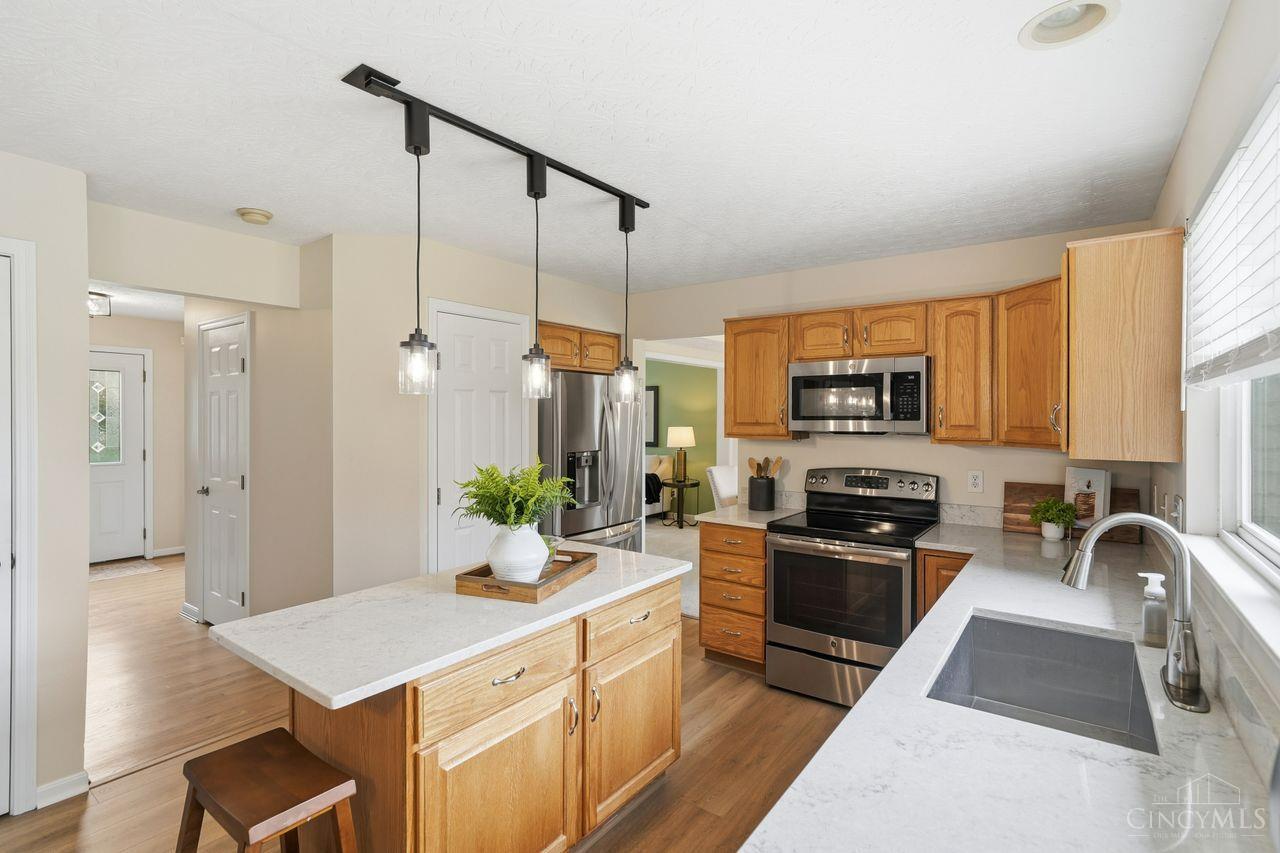 5641 Glen Oak
