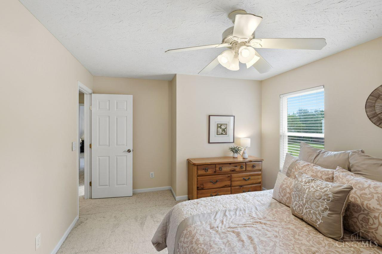 5641 Glen Oak
