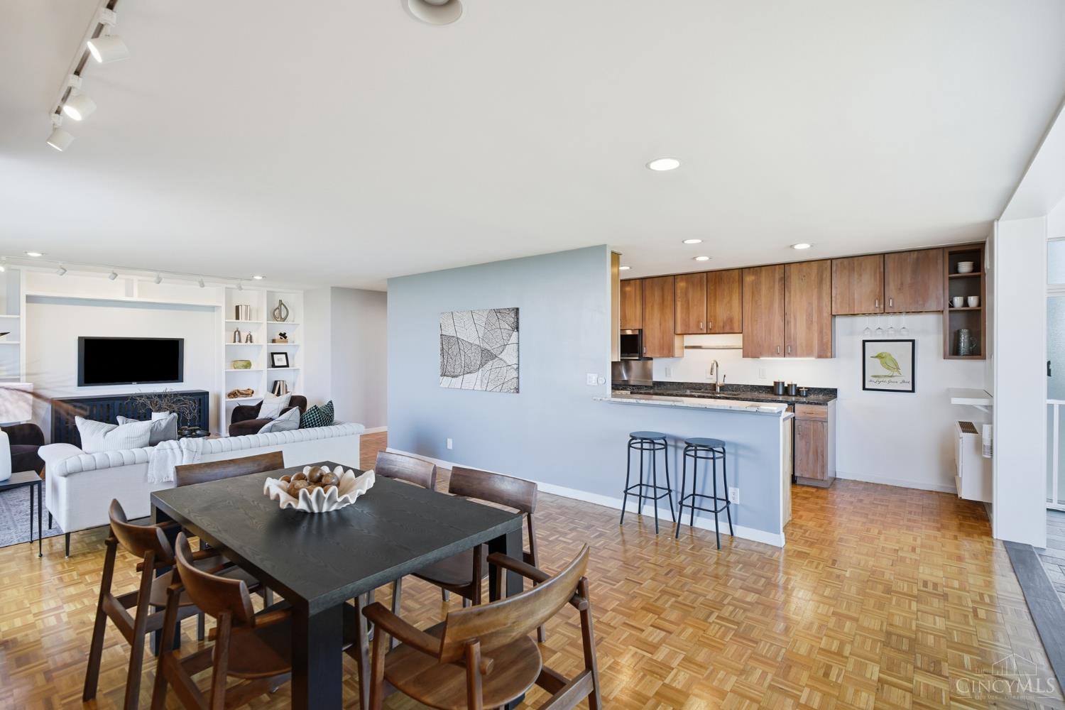 2324 Madison Road Unit: 1608
