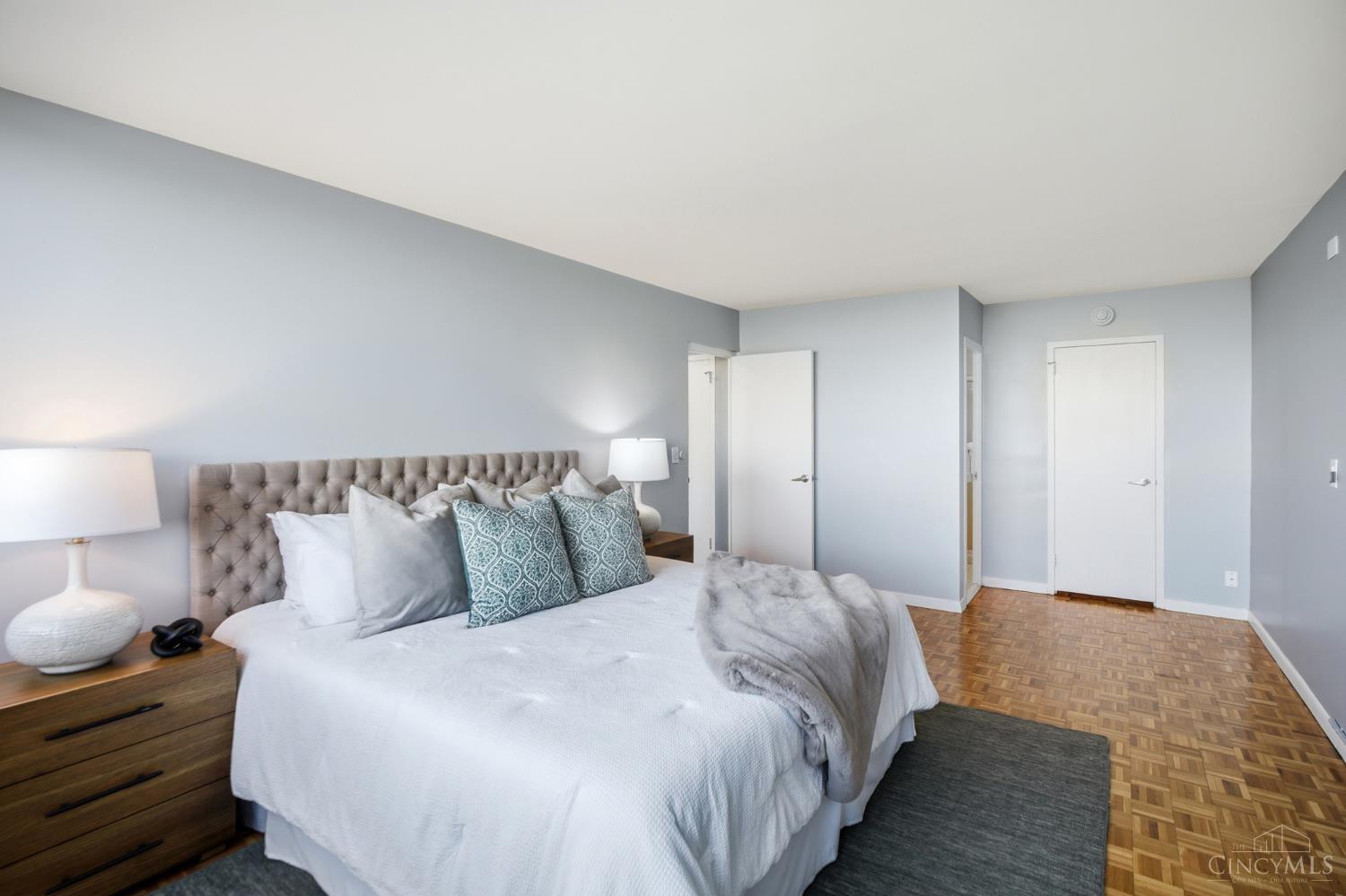 2324 Madison Road Unit: 1608