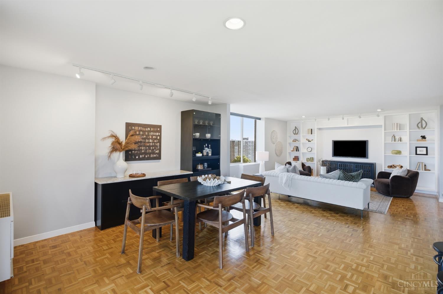 2324 Madison Road Unit: 1608