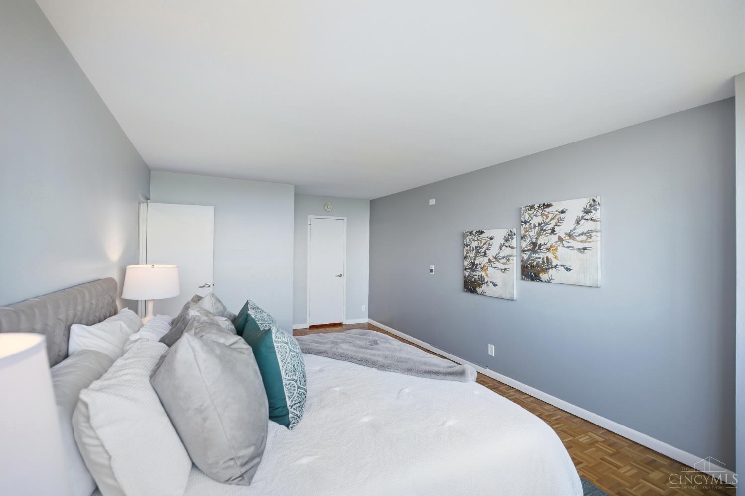 2324 Madison Road Unit: 1608