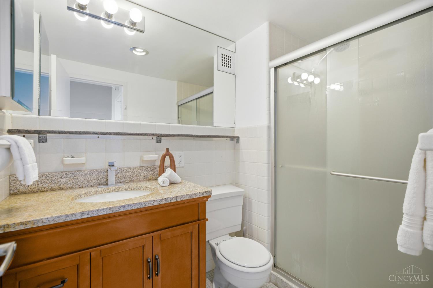 2324 Madison Road Unit: 1608