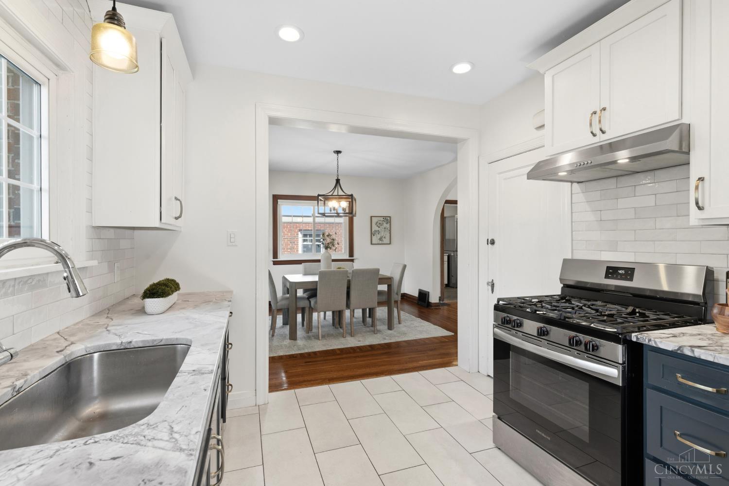 3410 Oakview Place