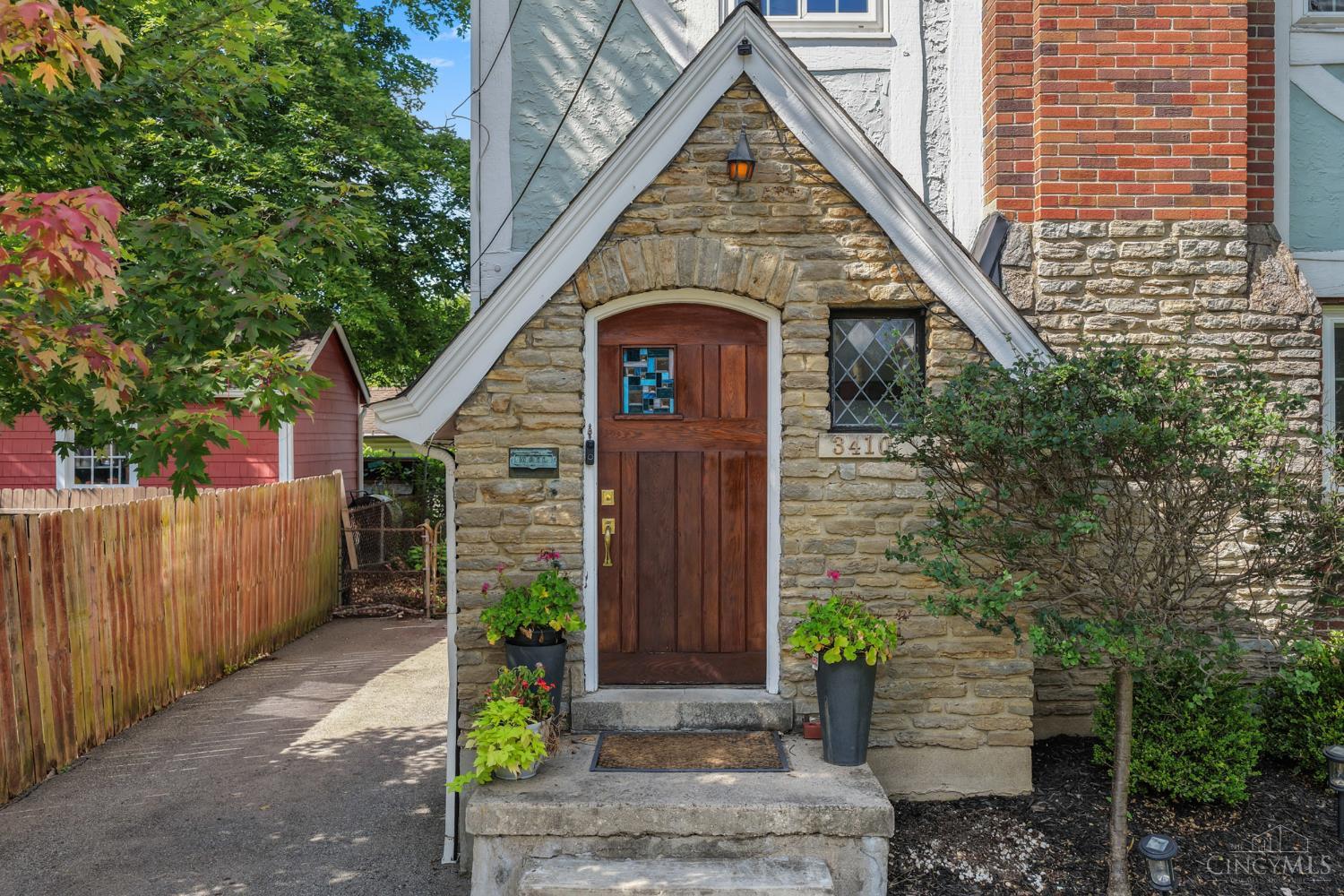 3410 Oakview Place
