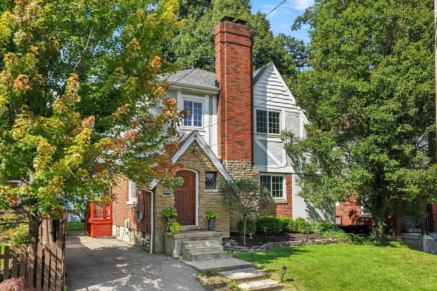 3410 Oakview Place