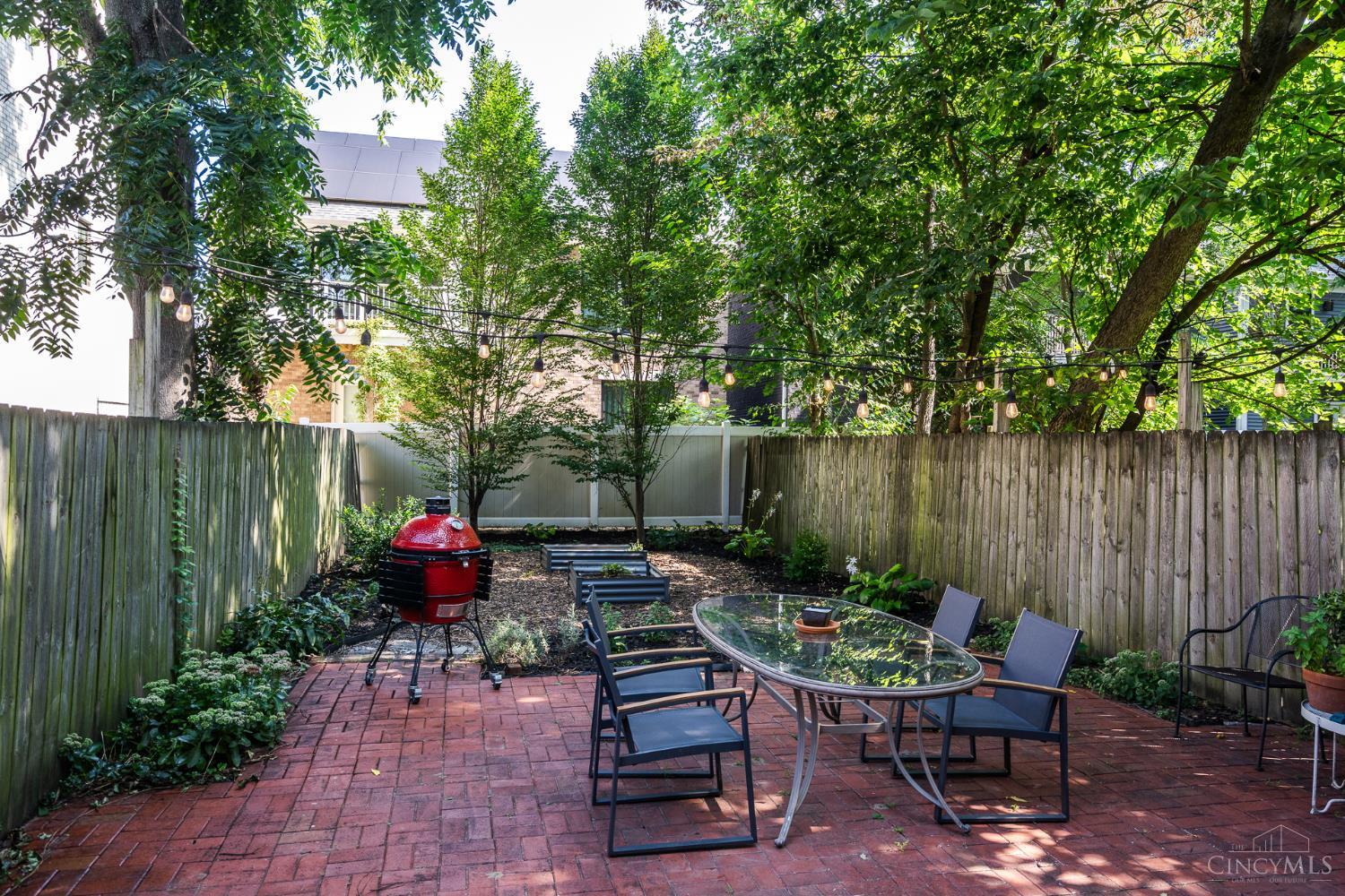 1612 Dexter Avenue