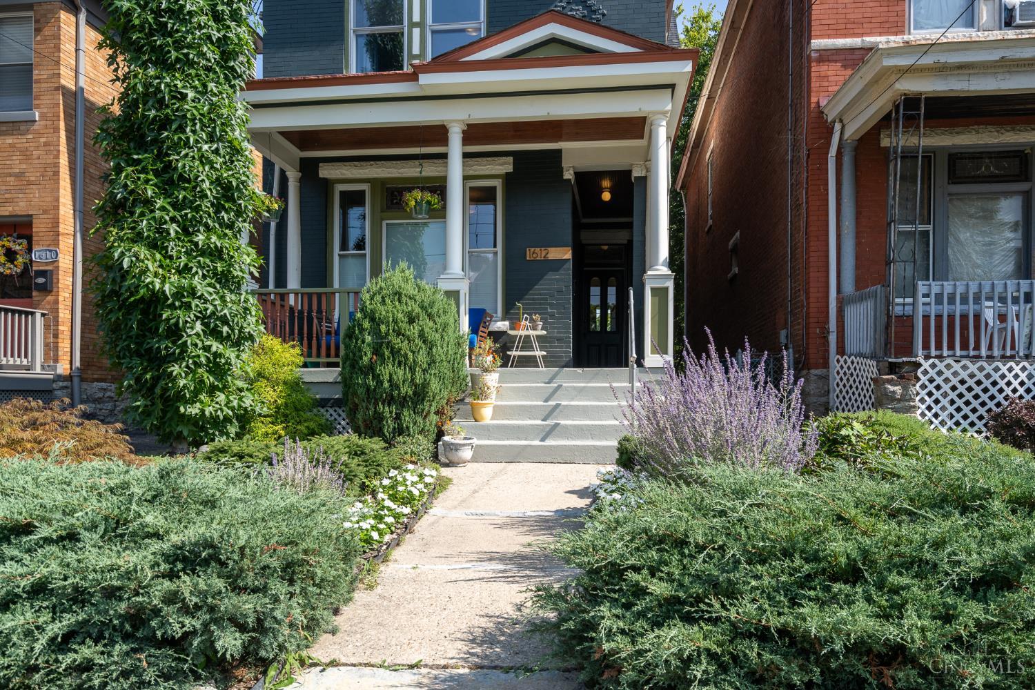 1612 Dexter Avenue