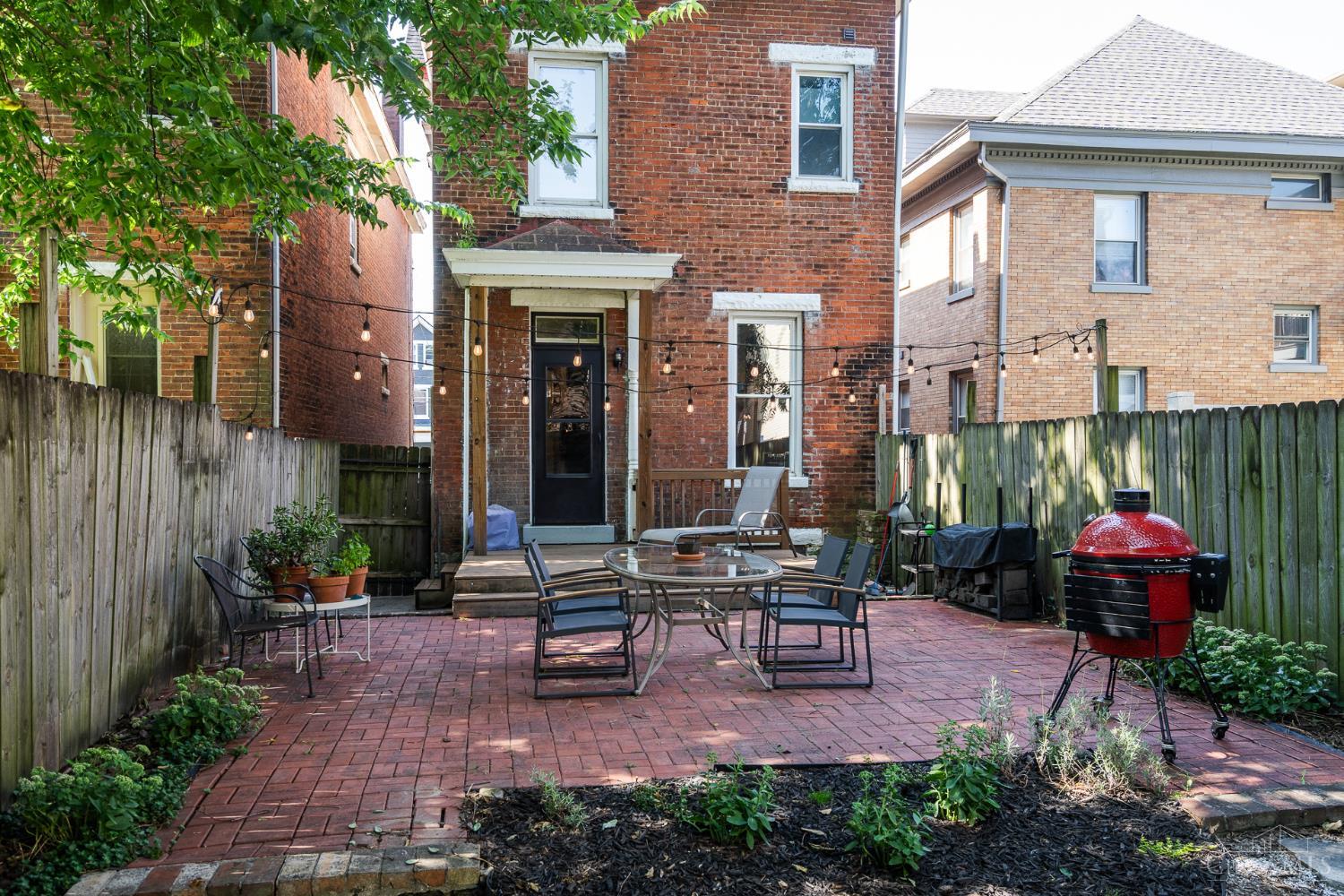 1612 Dexter Avenue