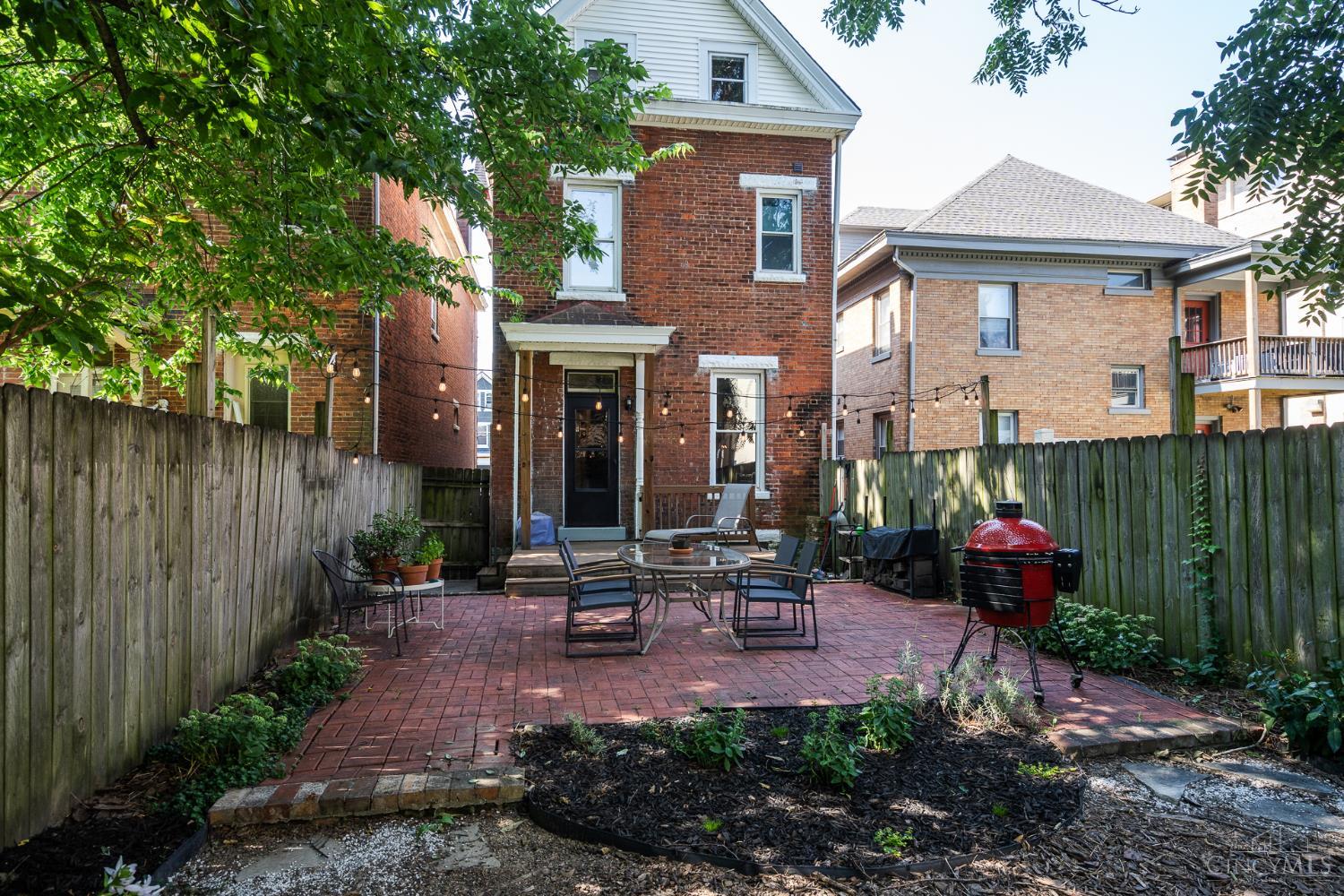 1612 Dexter Avenue