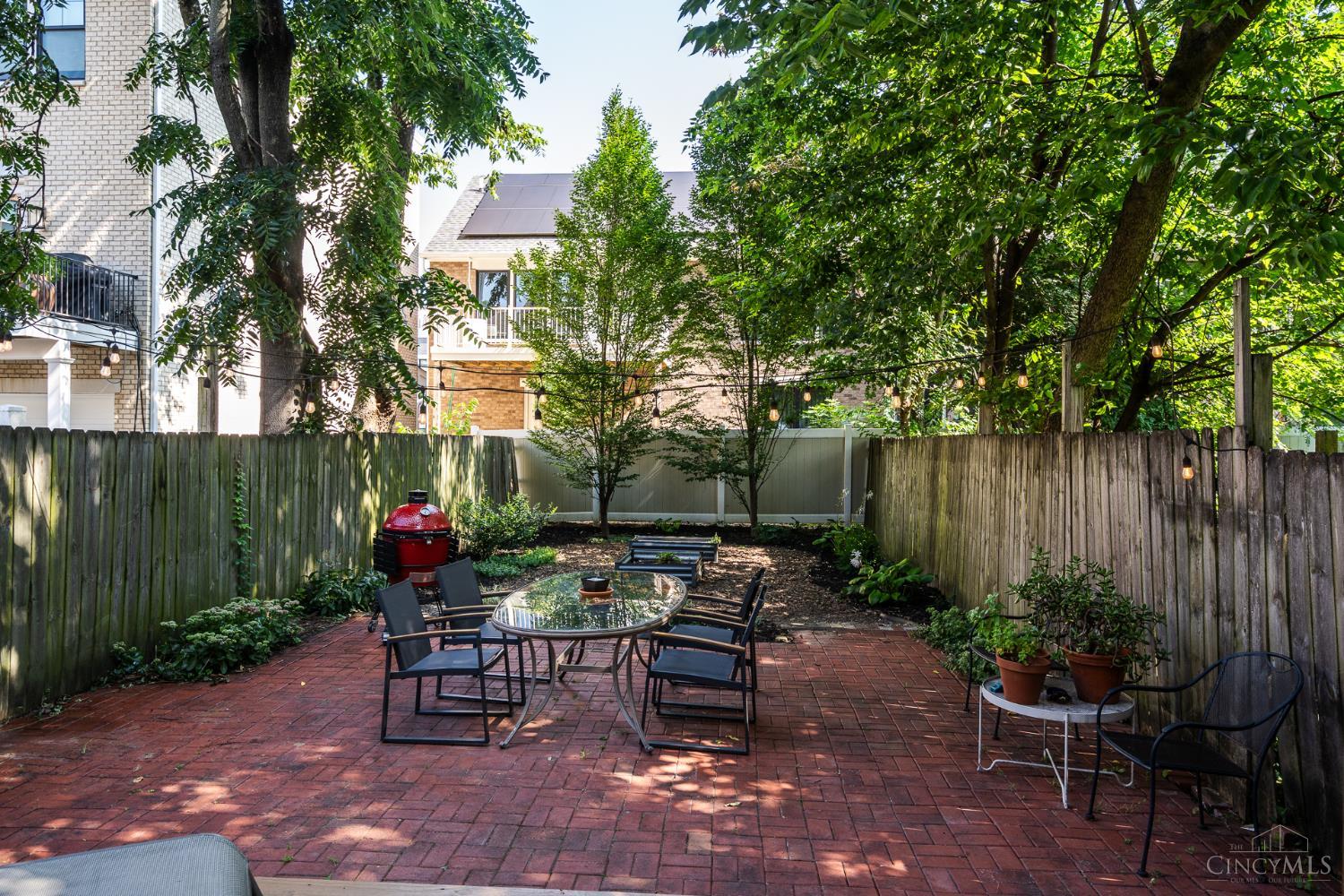 1612 Dexter Avenue