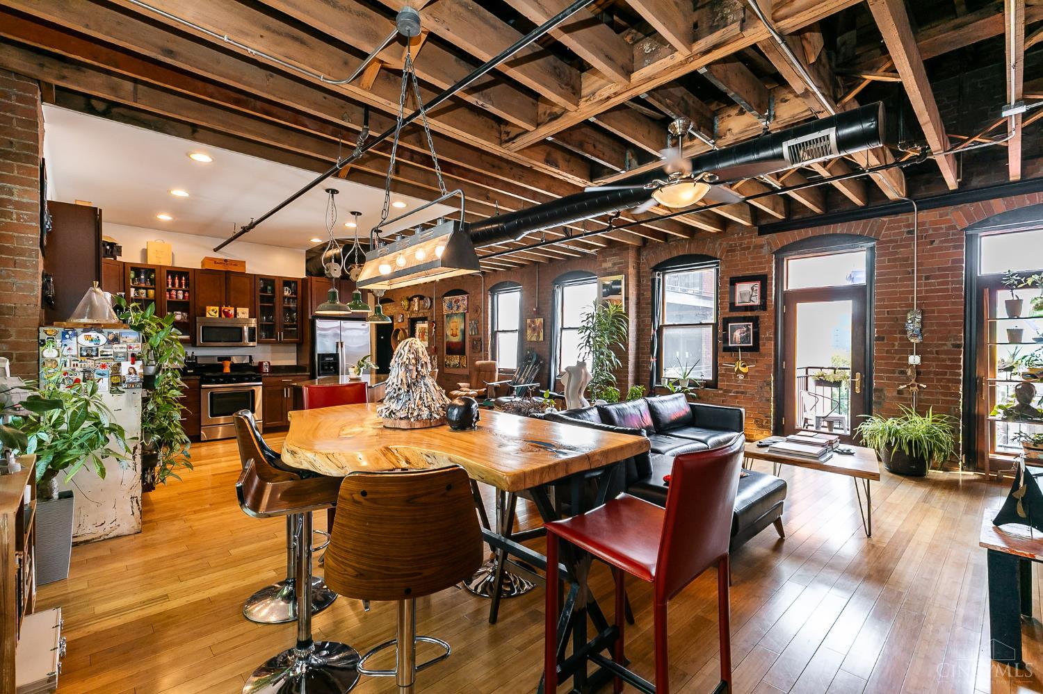 214 E Fourteenth Street Unit: 4A