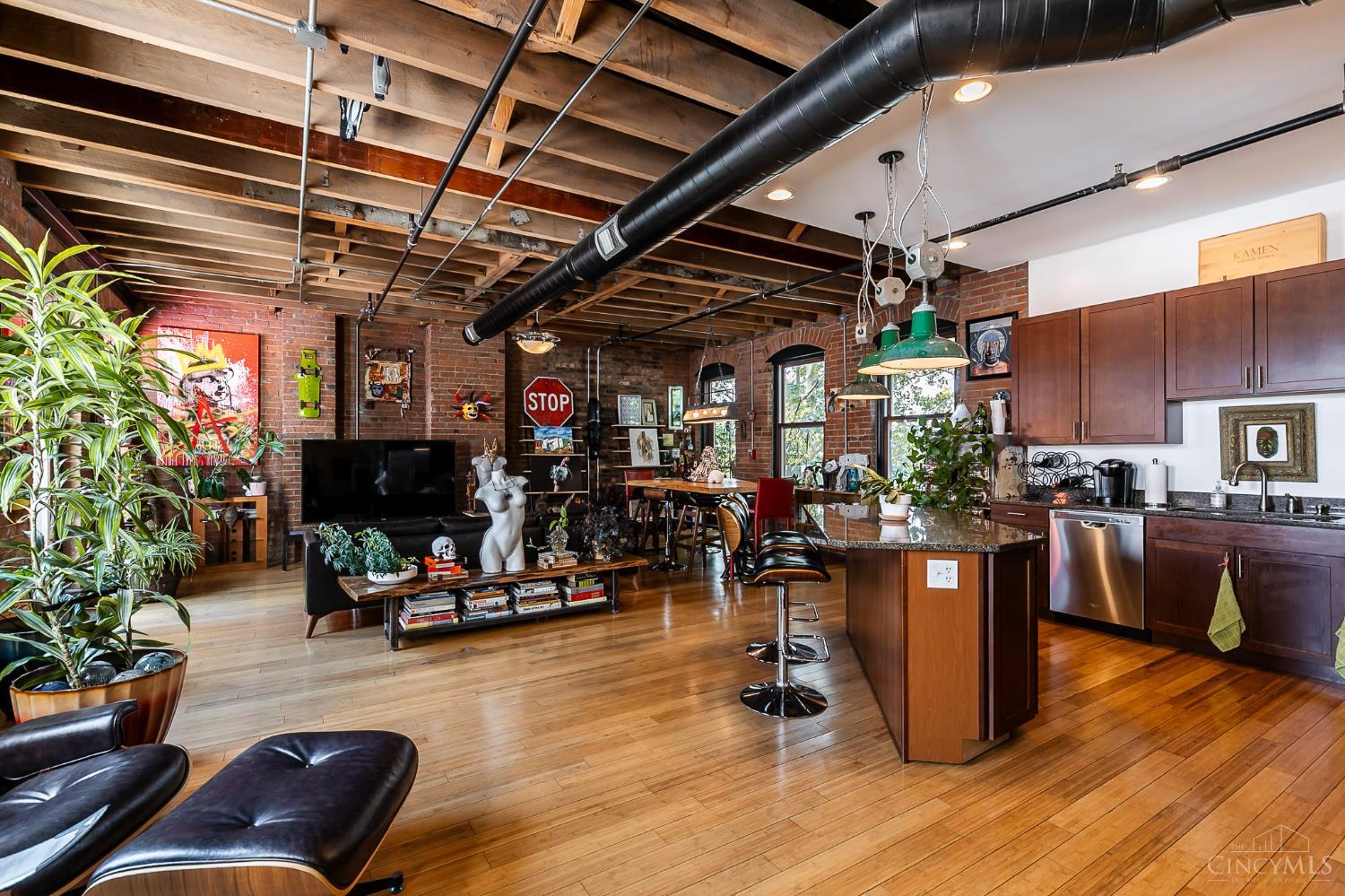 214 E Fourteenth Street Unit: 4A
