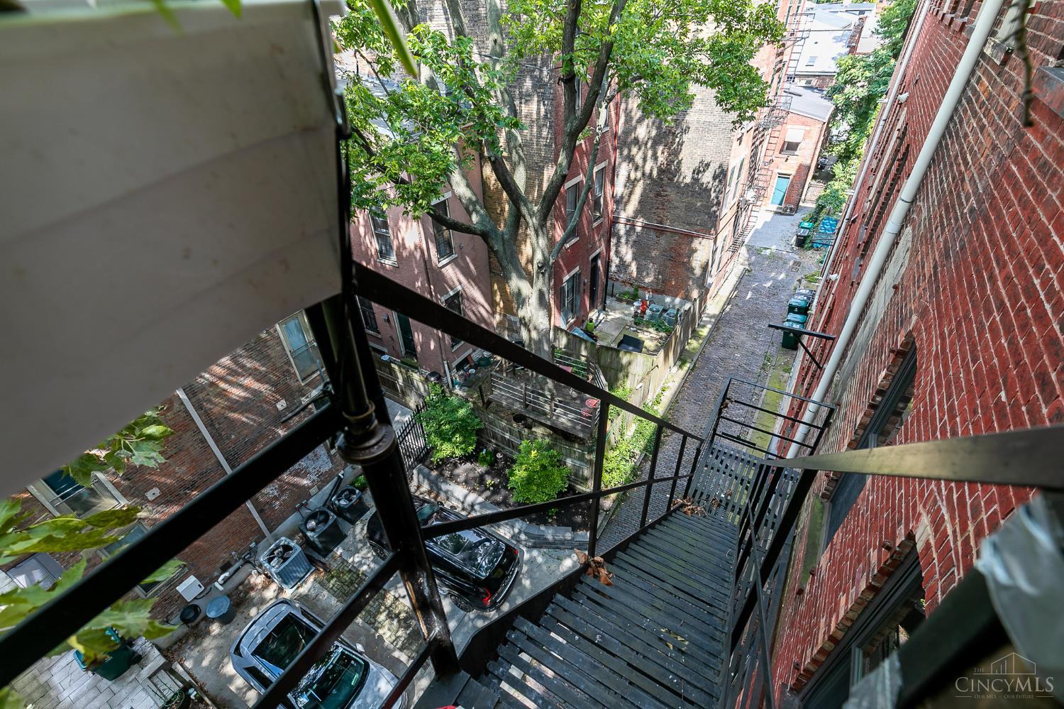 214 E Fourteenth Street Unit: 4A